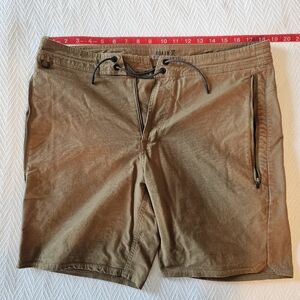 Roark - Layover Shorts - 33 - Khaki